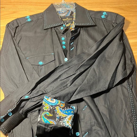 Bertigo Black Shirt with Blue and Yellow Paisley size 5 (XL) - Picture 3 of 4